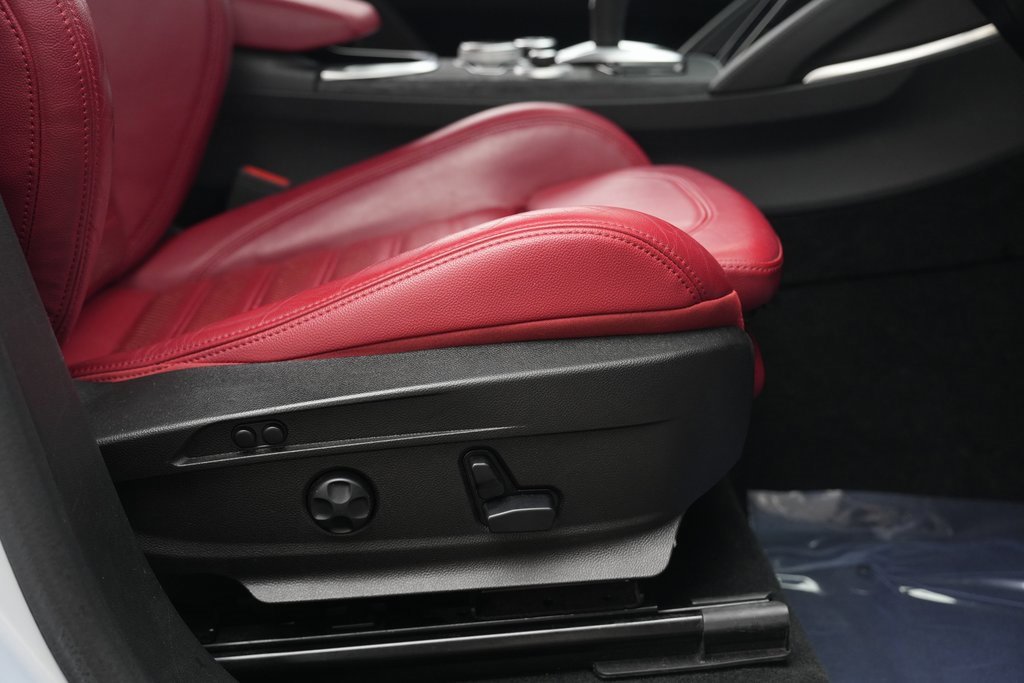 Used 2022 Alfa Romeo Stelvio Sprint image 38