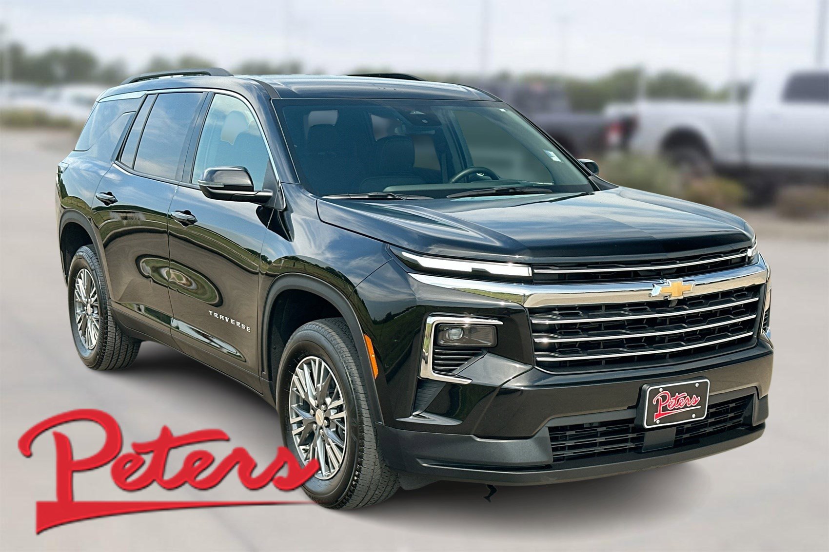 Used 2025 Chevrolet Traverse LT image 1