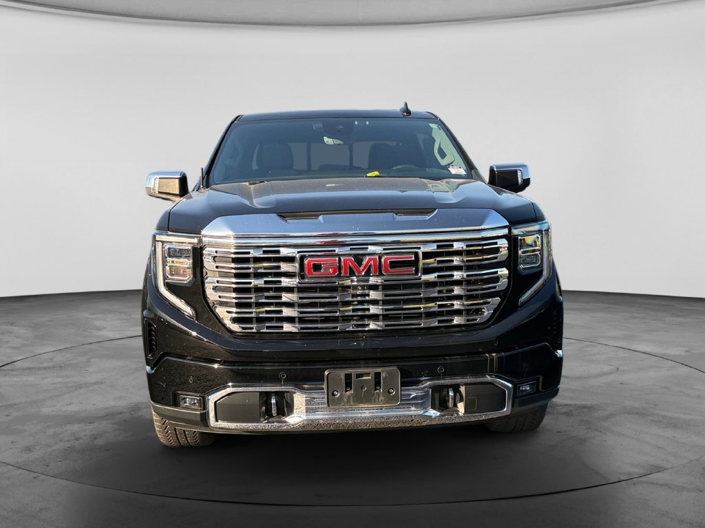 Used 2023 GMC Sierra 1500 Denali w/ Technology Package AWD/4WD image 4