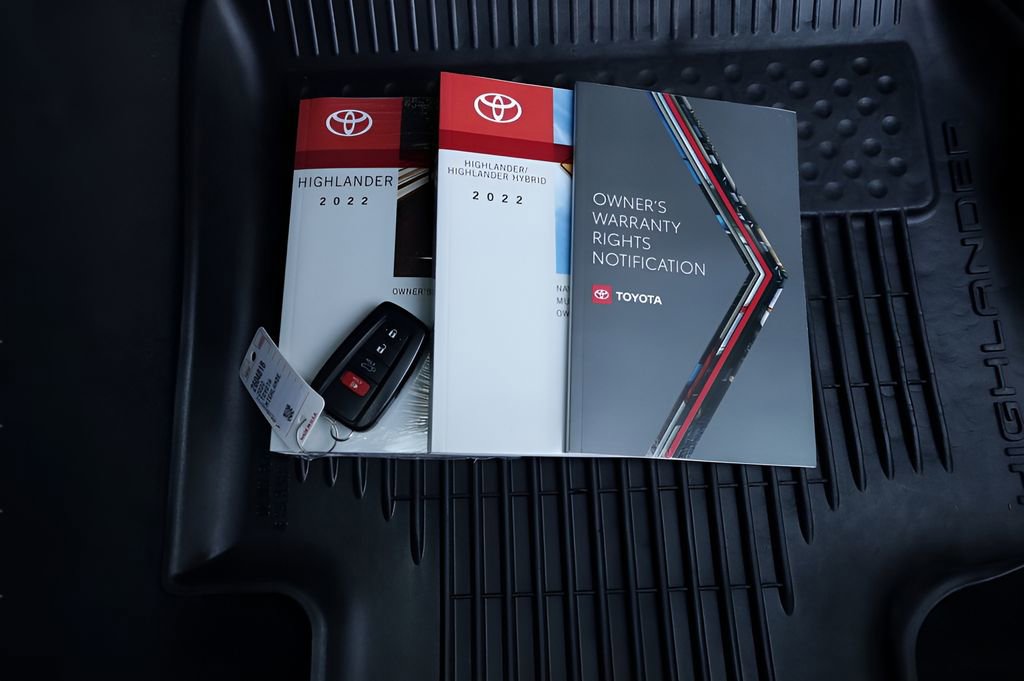 Used 2022 Toyota Highlander XLE w/ Protection Package #3 (TMS) AWD/4WD image 46