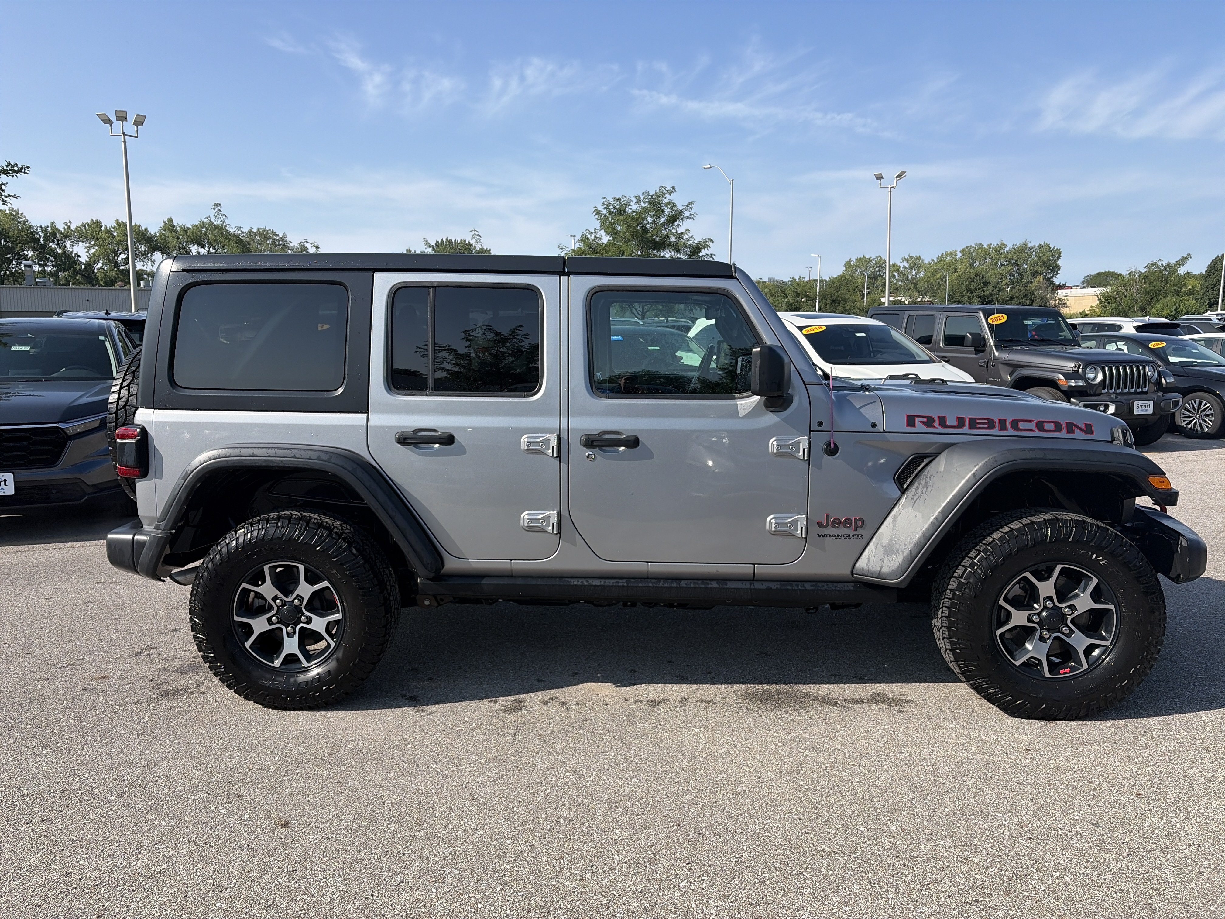 Used 2019 Jeep Wrangler Unlimited Rubicon w/ LED Lighting Group AWD/4WD image 4