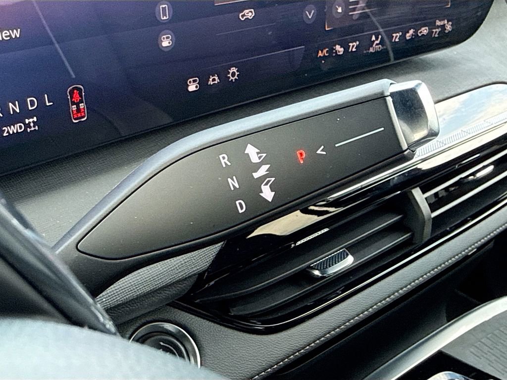 Used 2025 Buick Enclave Sport Touring image 17