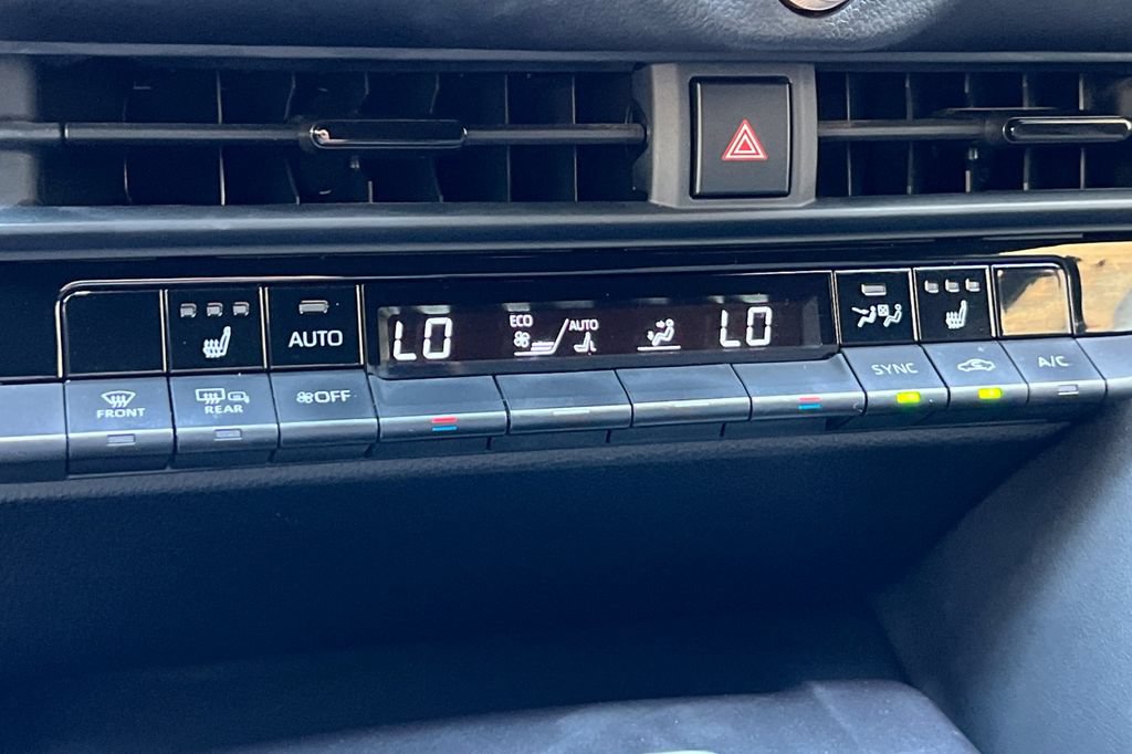Certified 2023 Toyota Crown AWD/4WD image 21