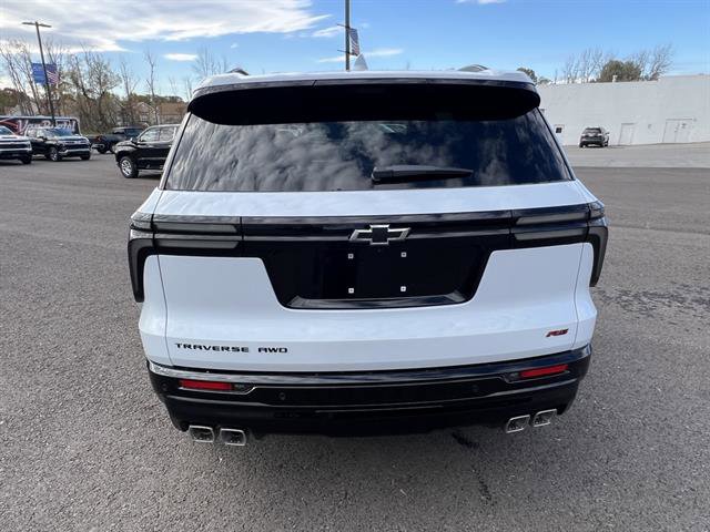 New 2026 Chevrolet Traverse RS w/ LPO, Floor Liner Package image 4