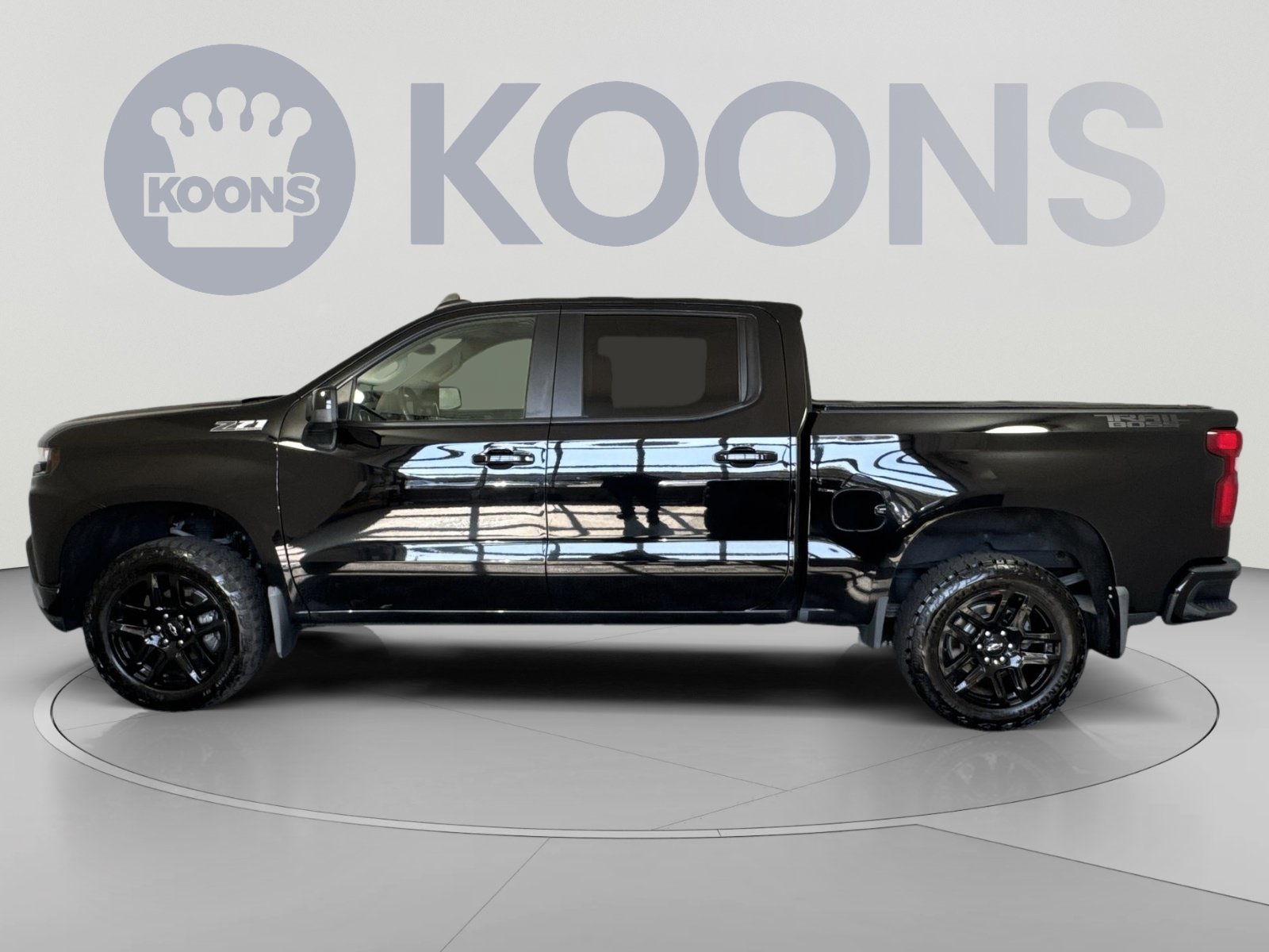 Used 2022 Chevrolet Silverado 1500 LT Trail Boss w/ Convenience Package II AWD/4WD image 2