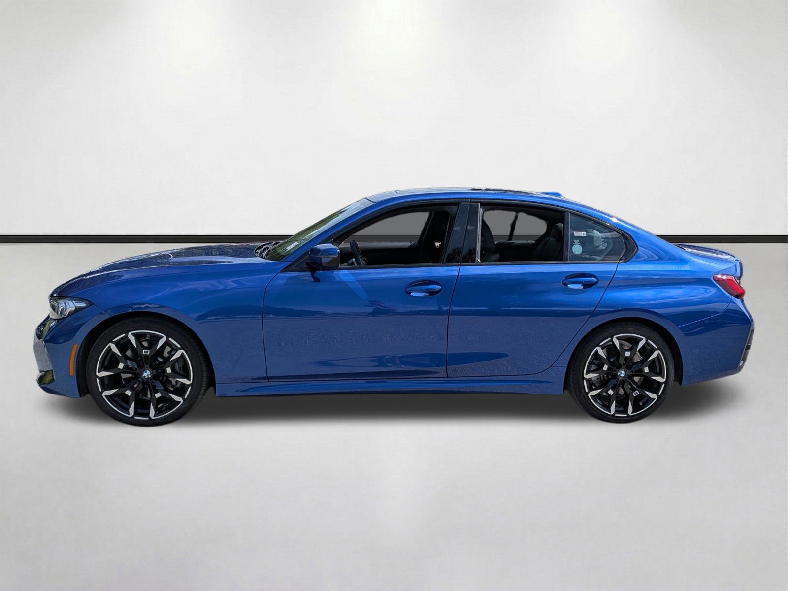 Used 2026 BMW 330i xDrive Sedan w/ M Sport Package AWD/4WD image 7