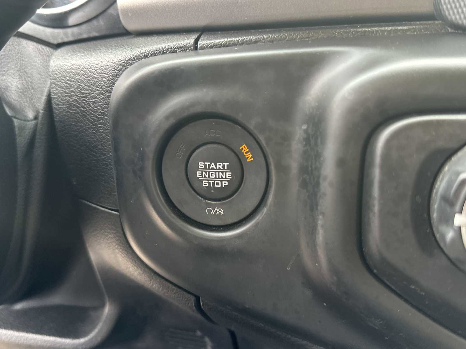 Used 2019 Jeep Wrangler Sport image 13