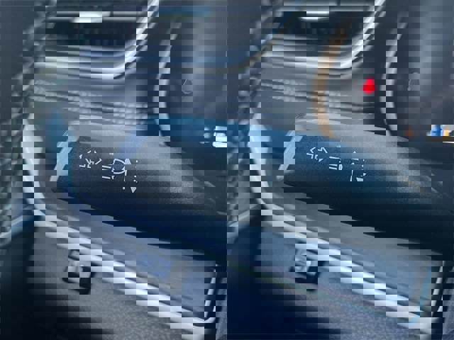 Used 2023 Jeep Grand Cherokee L Limited w/ Black Appearance Package image 24