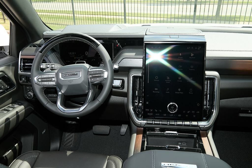 New 2026 GMC Yukon XL Denali w/ Denali Reserve Package AWD/4WD image 43