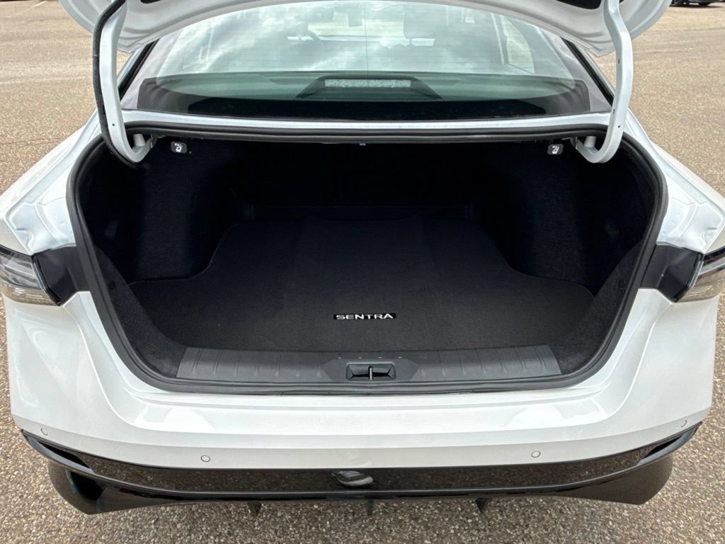 New 2026 Nissan Sentra SR FWD image 31