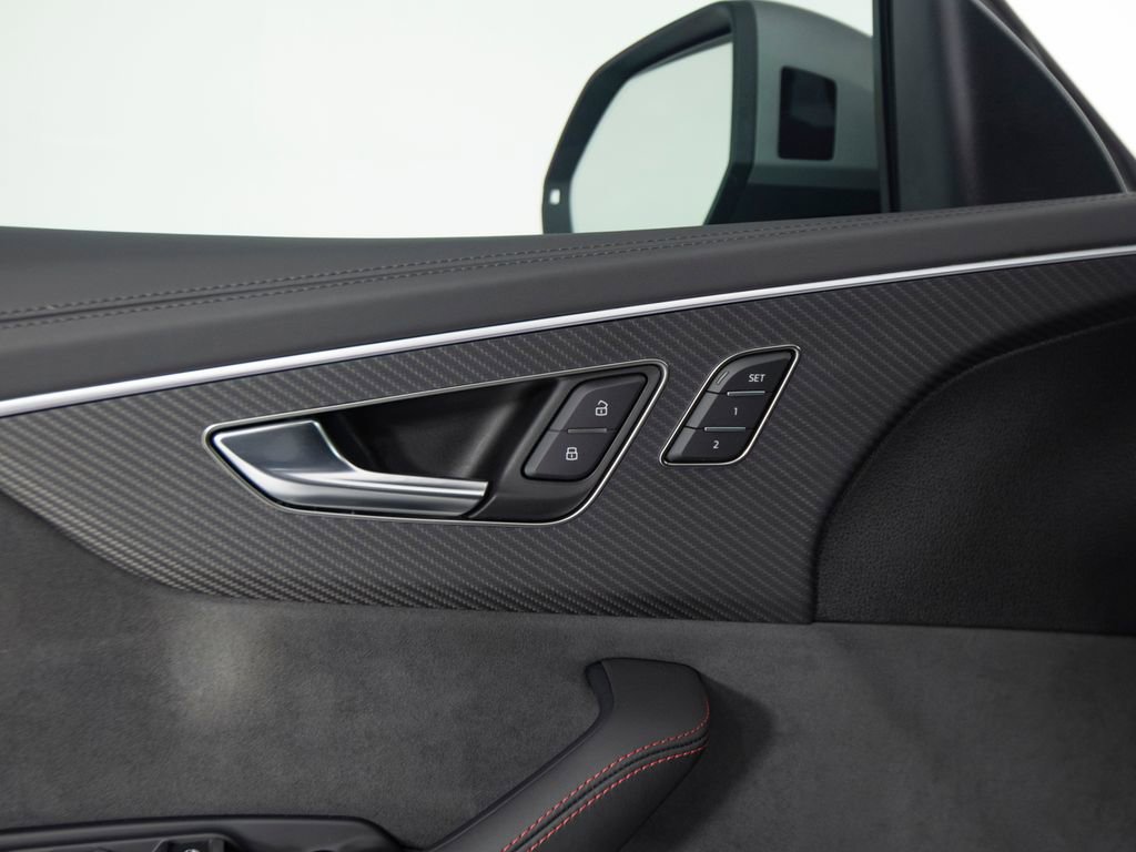Used 2025 Audi RS Q8 performance image 11