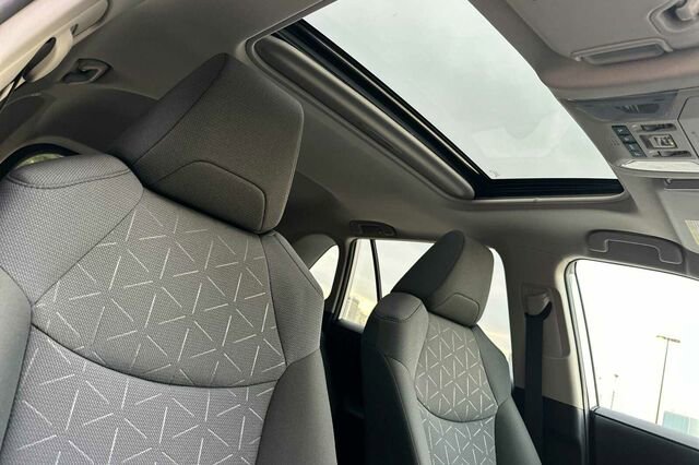 Used 2022 Toyota RAV4 XLE image 20