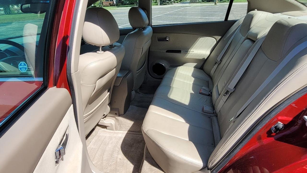 Used 2005 Nissan Altima 3.5 SL FWD image 18