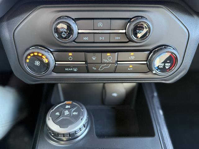 New 2025 Ford Bronco 4-Door image 17