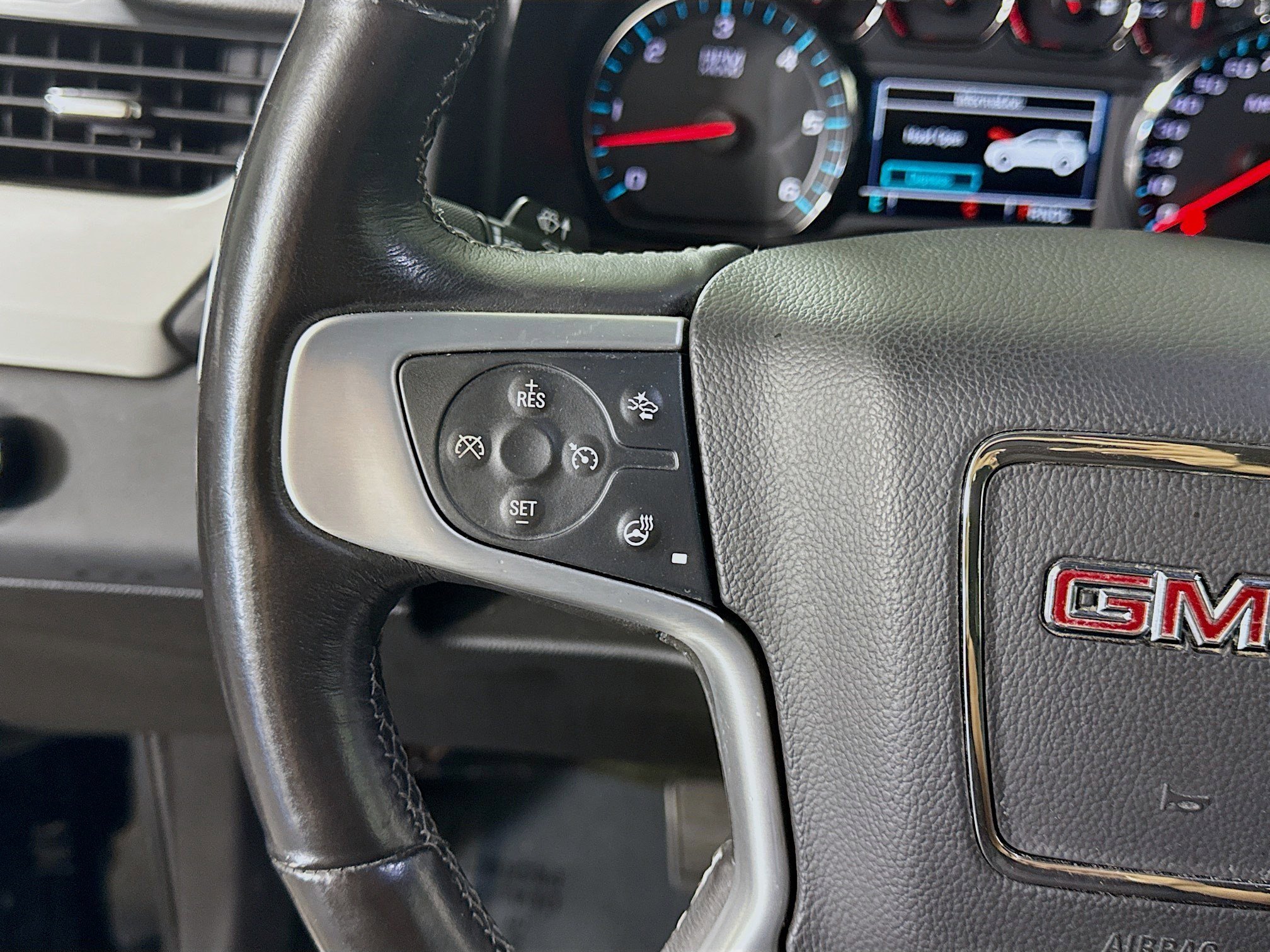 Used 2017 GMC Yukon SLT image 14