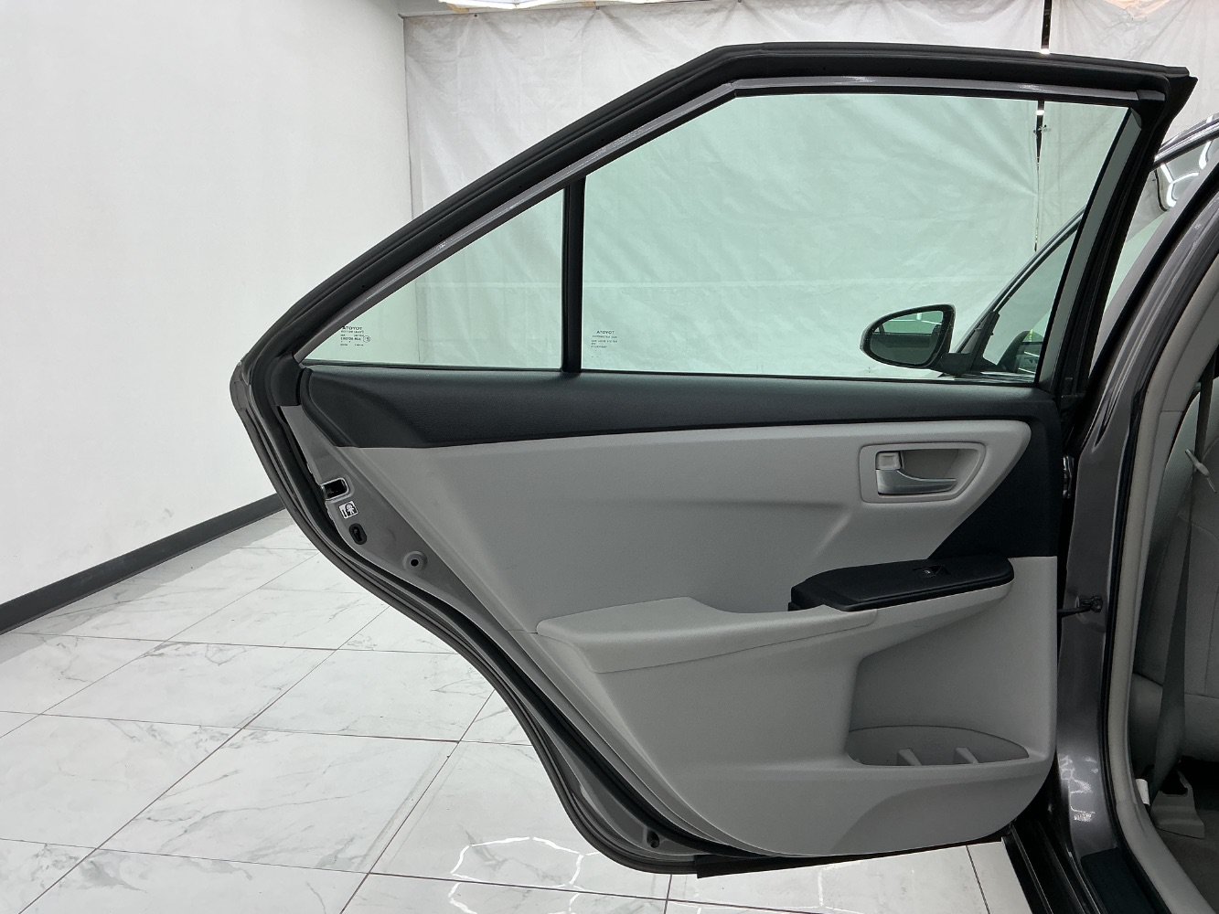 Used 2016 Toyota Camry LE FWD image 24