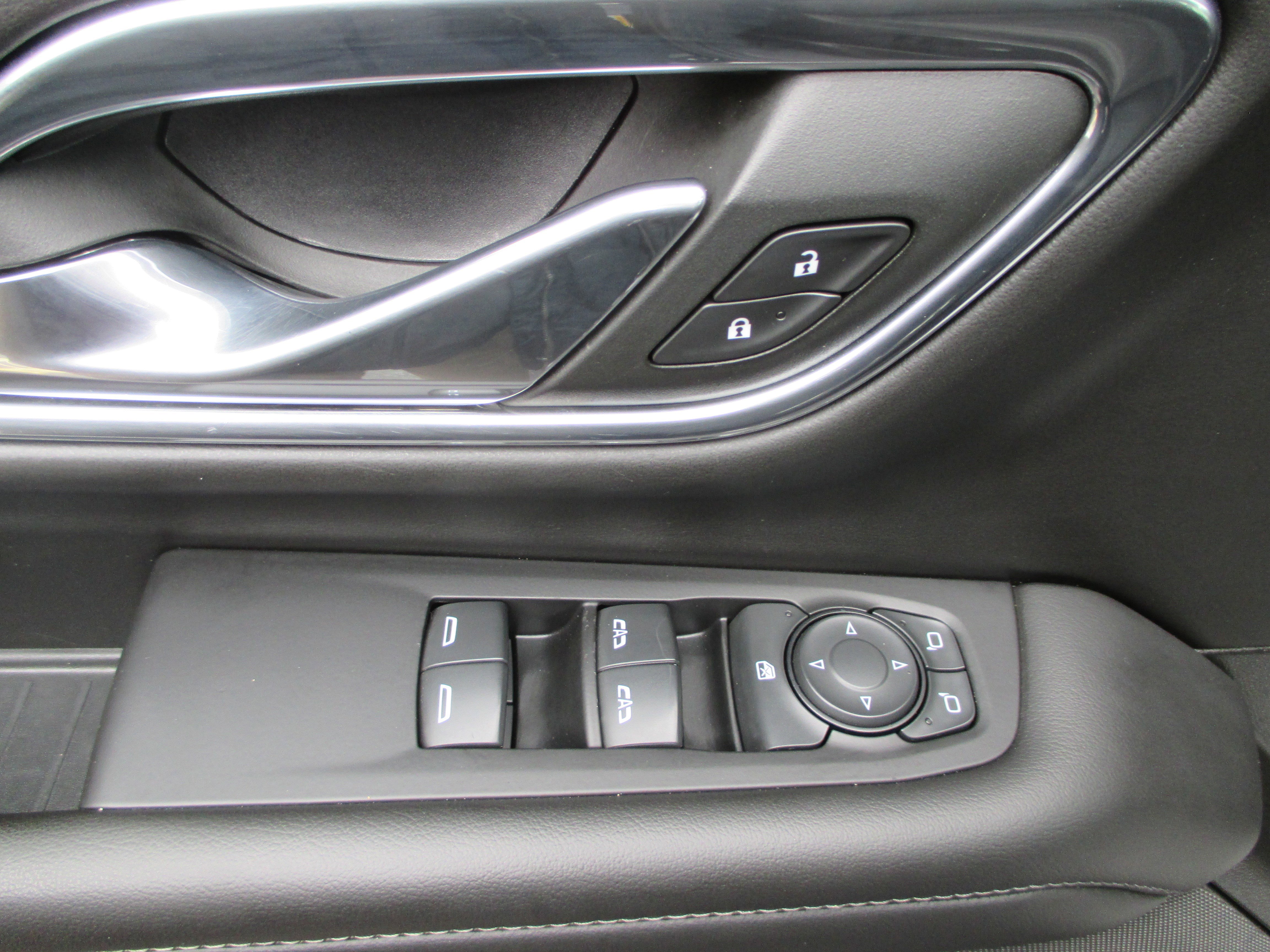 Used 2023 GMC Yukon XL SLE w/ Max Trailering Package image 13