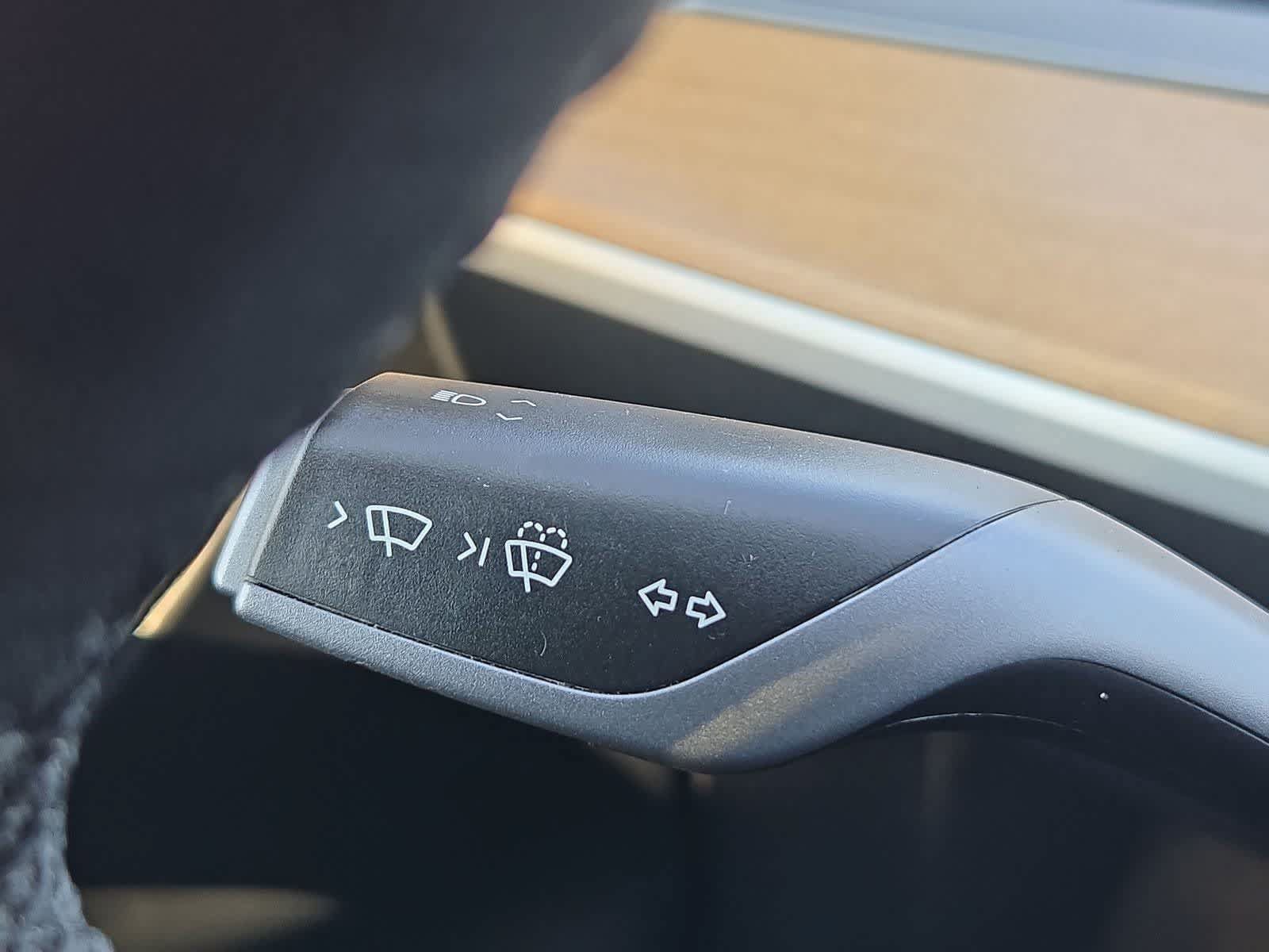 Used 2023 Tesla Model Y AWD image 24