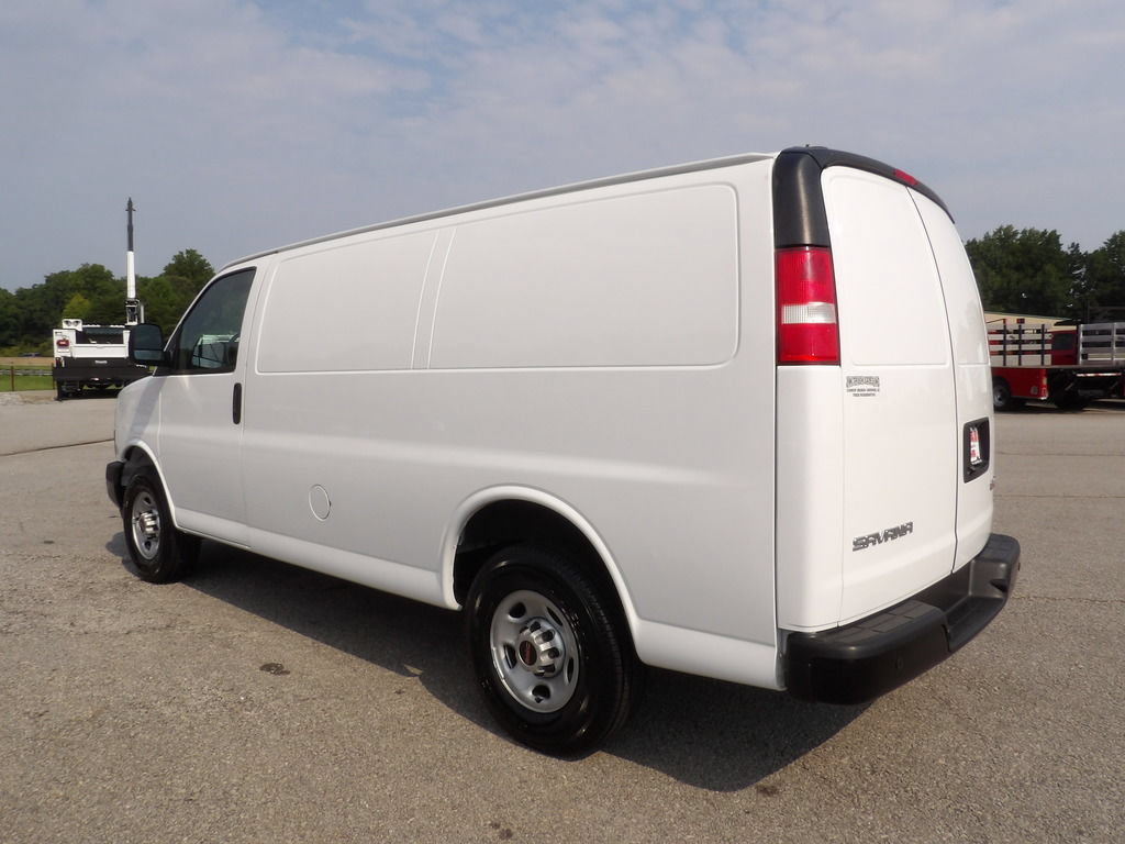 Used 2022 GMC Savana 2500 RWD image 4