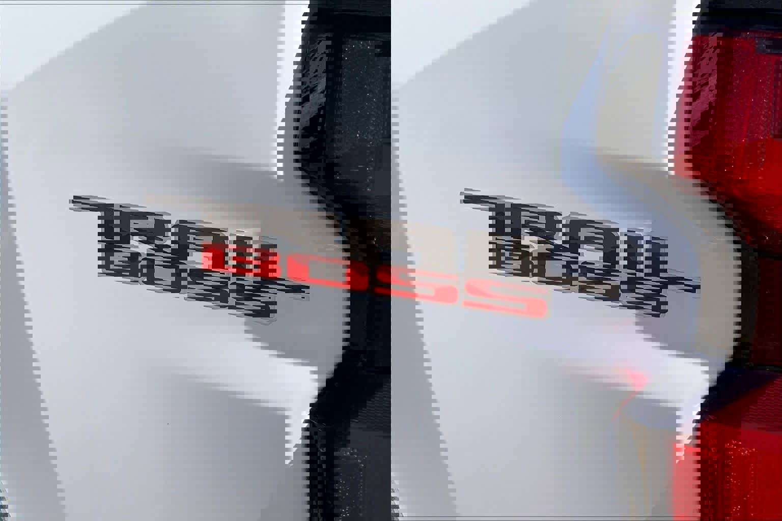 Used 2024 Chevrolet Colorado Trail Boss w/ Technology Package AWD/4WD image 31