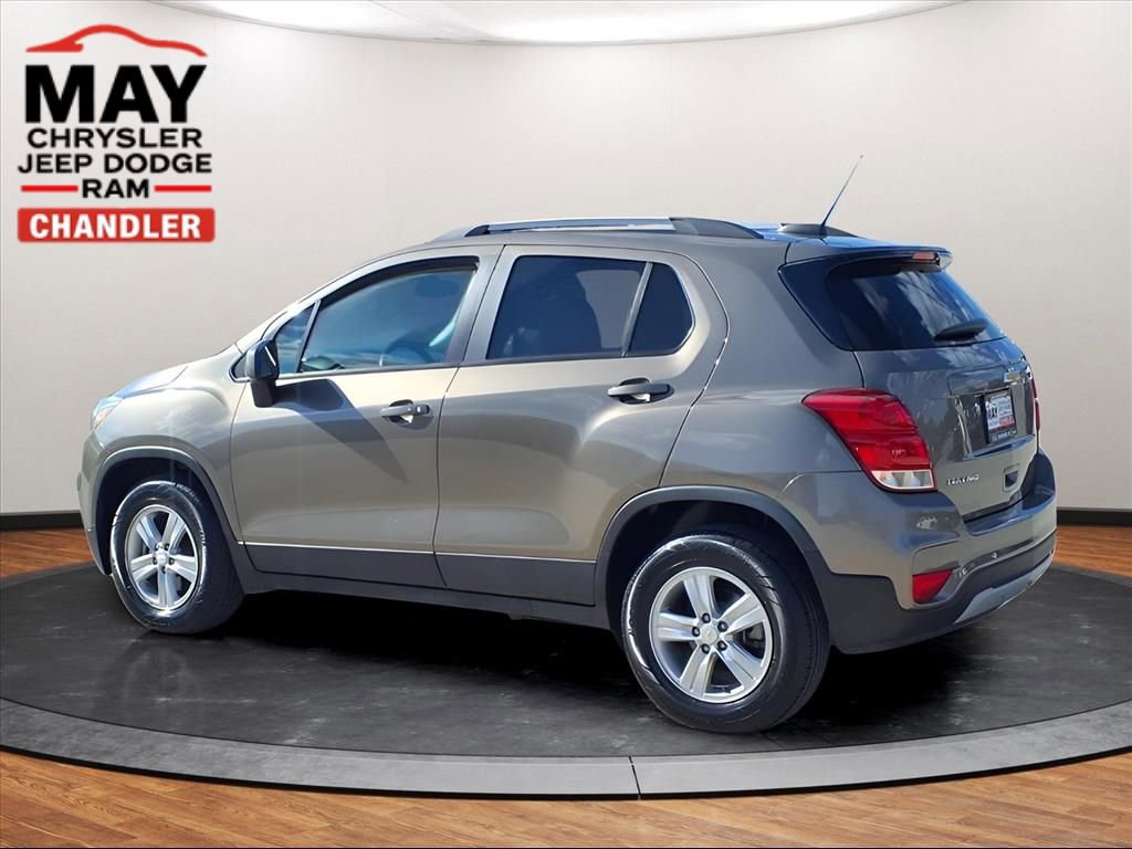Used 2022 Chevrolet Trax LT w/ LT Convenience Package image 3