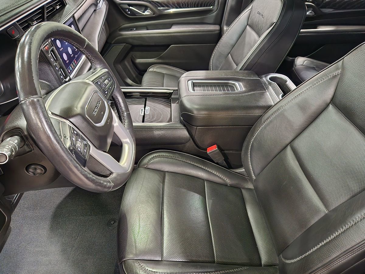 Used 2021 GMC Yukon XL Denali w/ Denali Premium Package RWD image 31