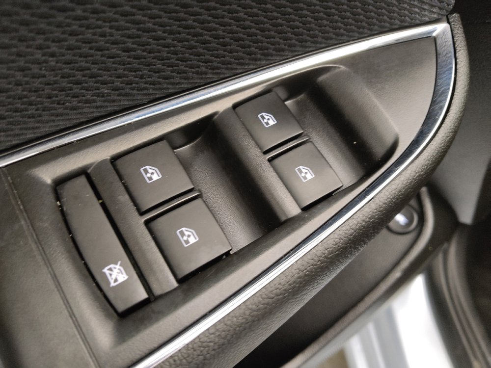 Used 2018 Chevrolet Cruze LS image 27