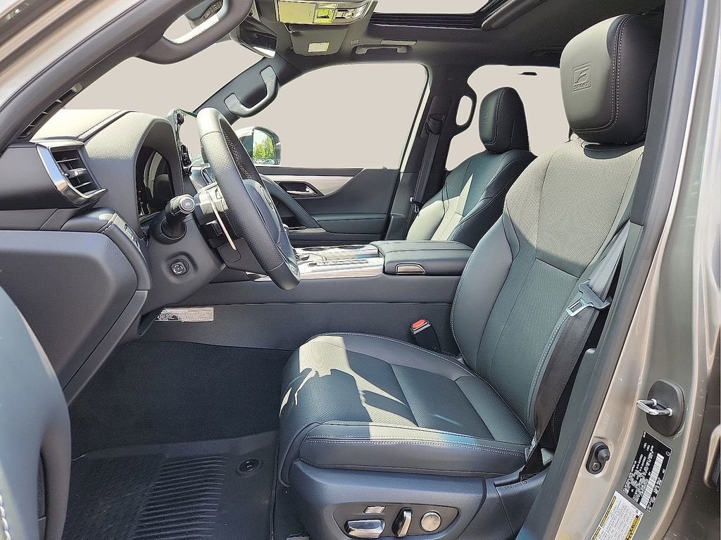Used 2024 Lexus LX 600 F Sport AWD/4WD image 6