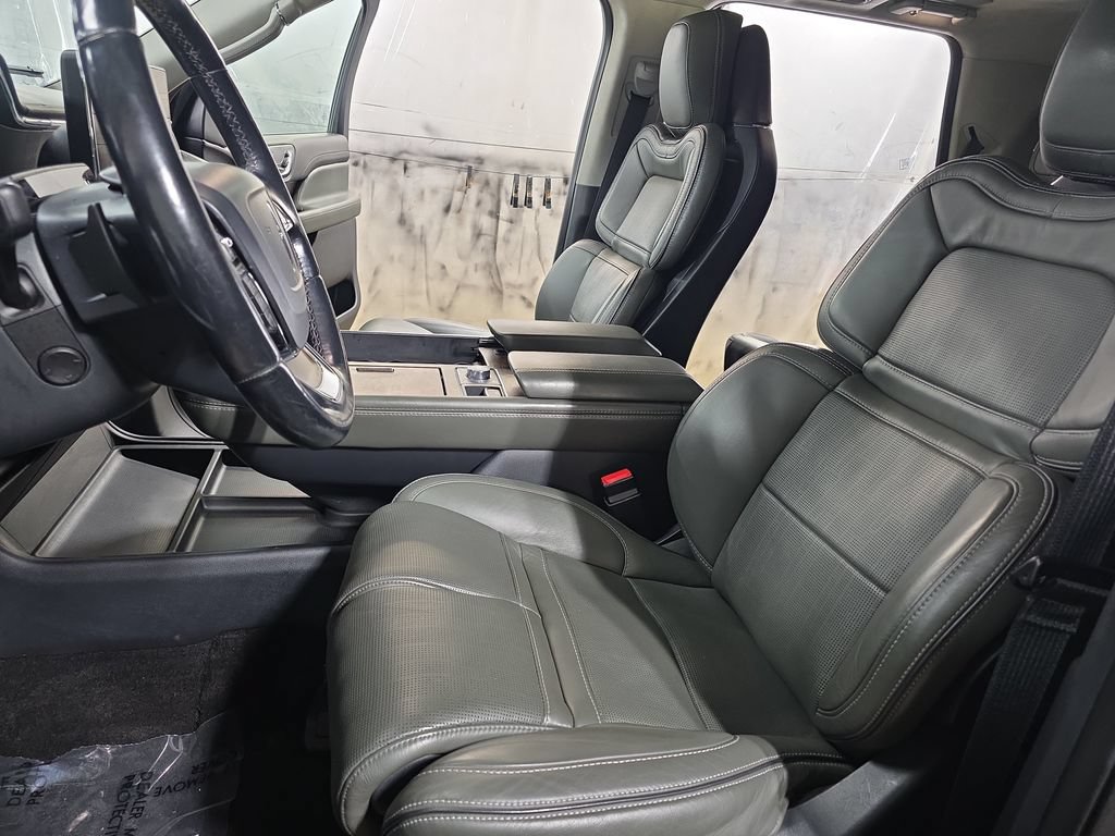 Used 2022 Lincoln Navigator Black Label AWD/4WD image 15