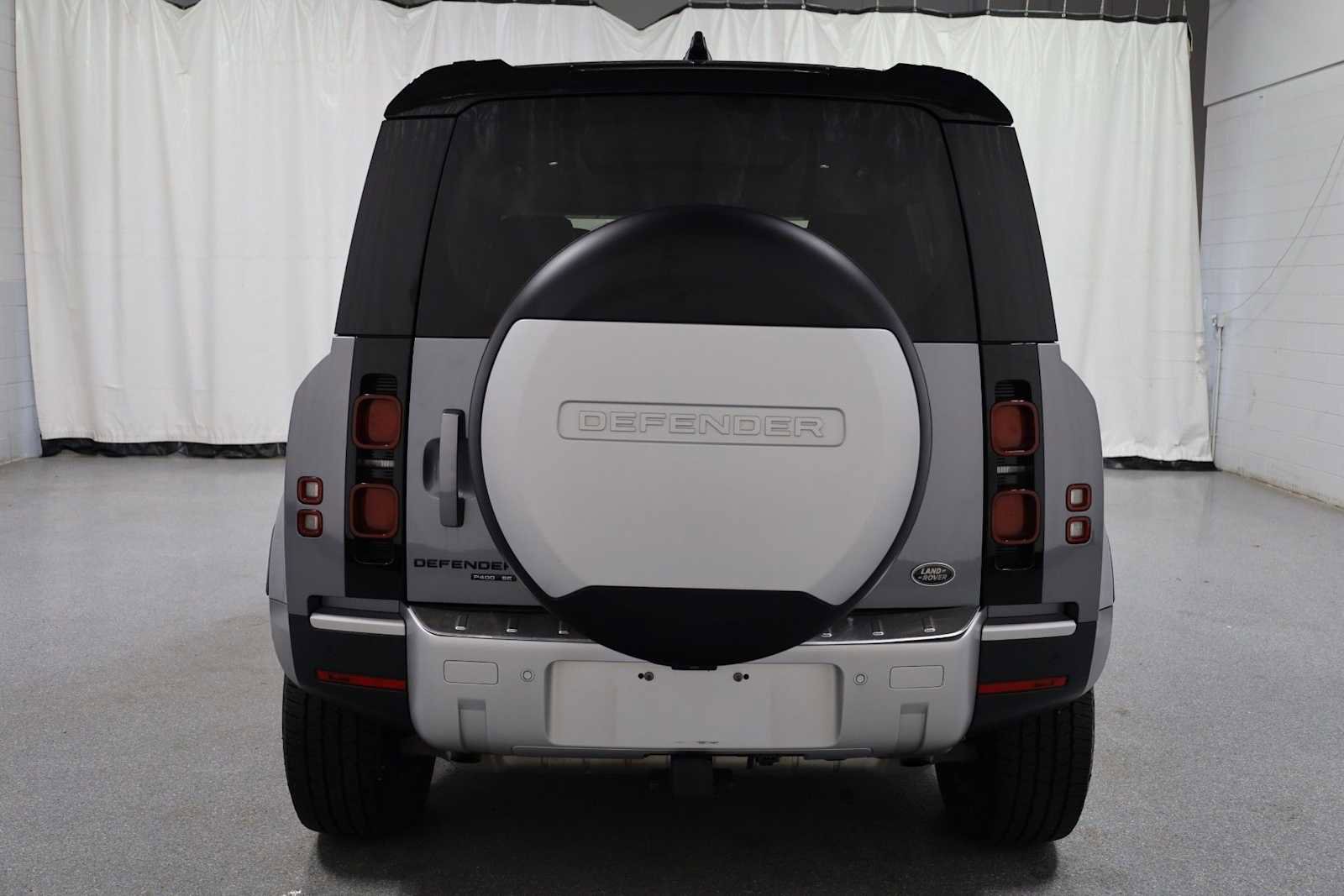 Used 2020 Land Rover Defender 110 SE image 7