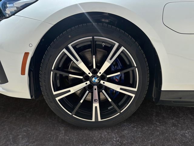 New 2026 BMW 550e xDrive image 31