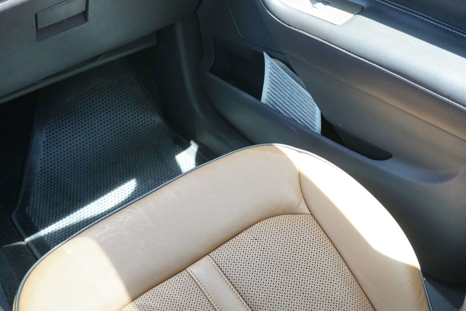 Used 2015 Lincoln MKX FWD w/ Equipment Group 102A image 25