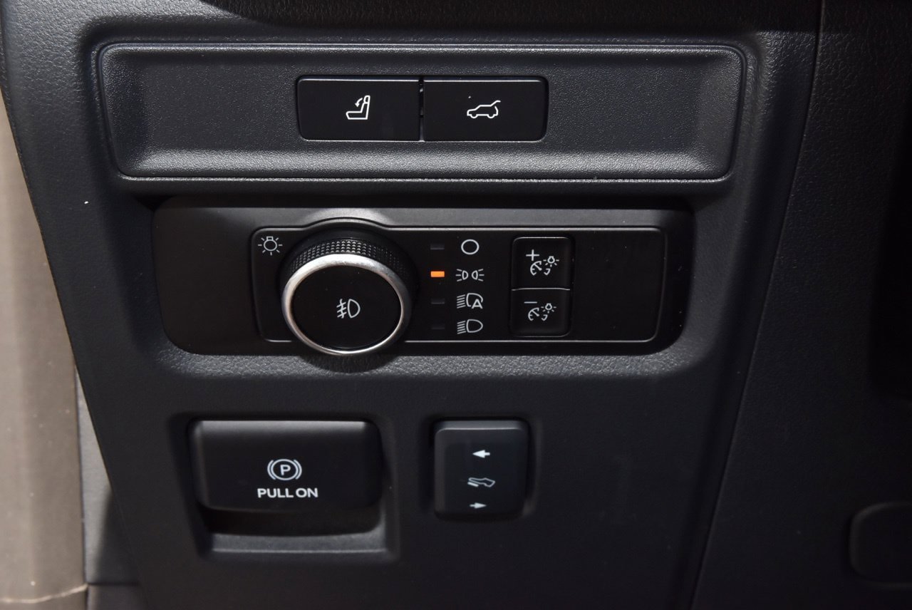 Used 2024 Ford Expedition XLT RWD image 32