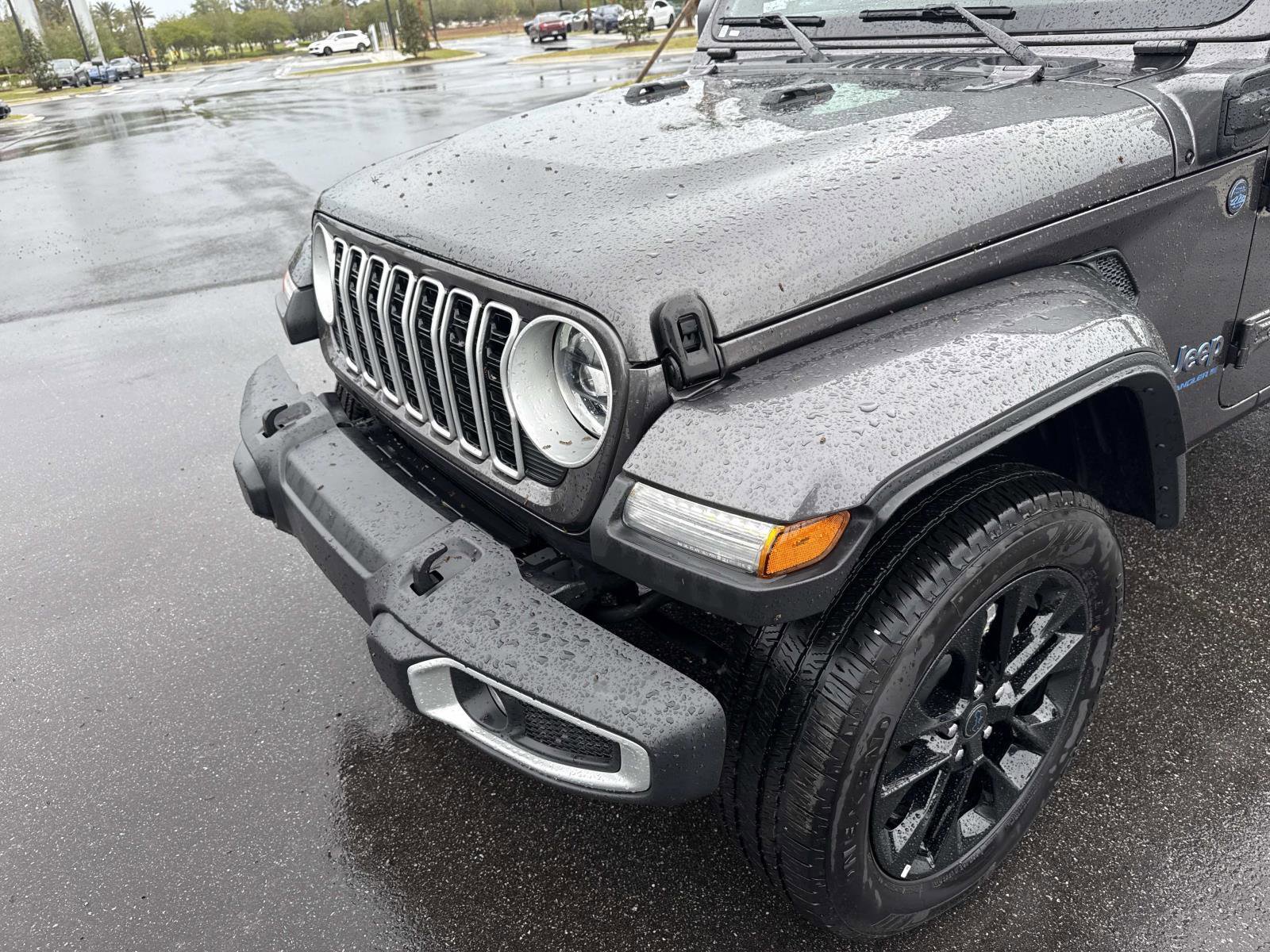 Used 2025 Jeep Wrangler Unlimited Sahara w/ Safety Group image 9