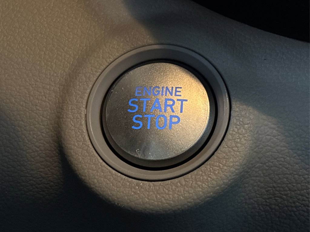 Certified 2025 Hyundai Venue SEL image 27