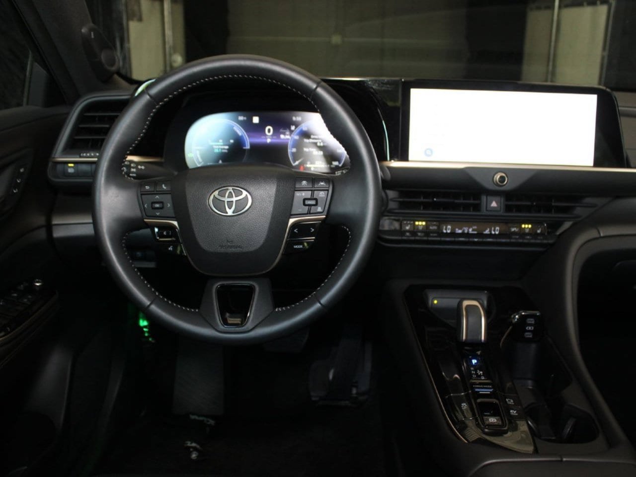 Used 2026 Toyota Crown AWD/4WD image 17