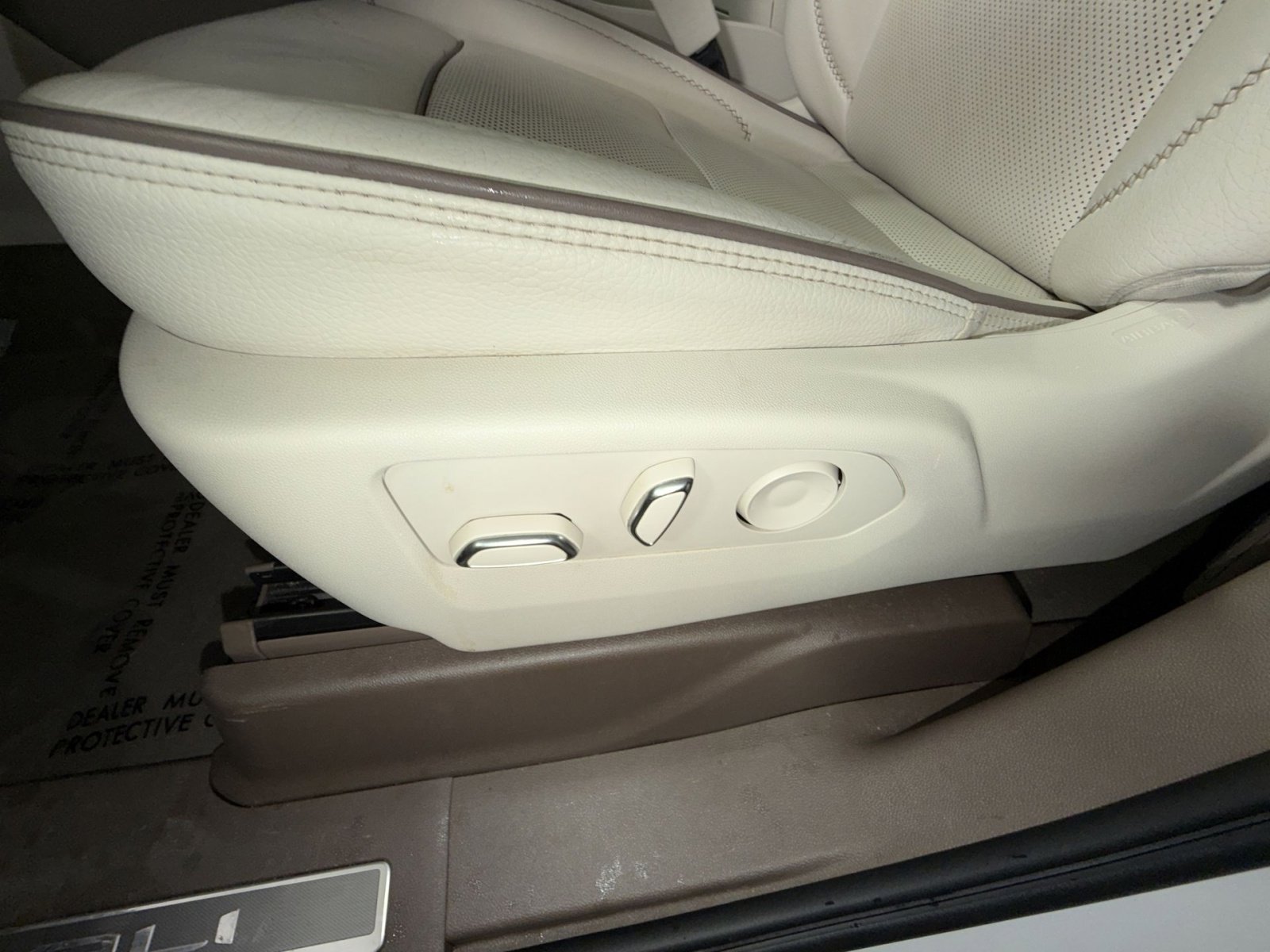 Used 2022 GMC Yukon Denali w/ Denali Premium Package image 14