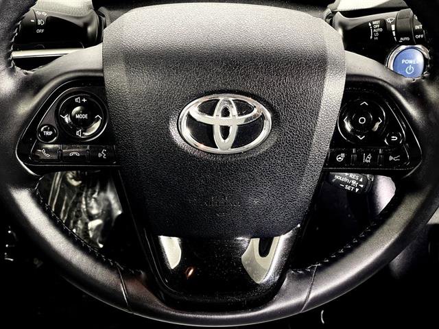 Used 2020 Toyota Prius XLE w/ Advanced Technology Package image 12
