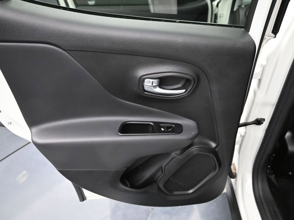Used 2020 Jeep Renegade Trailhawk w/ UConnect 8.4 Nav Group image 21
