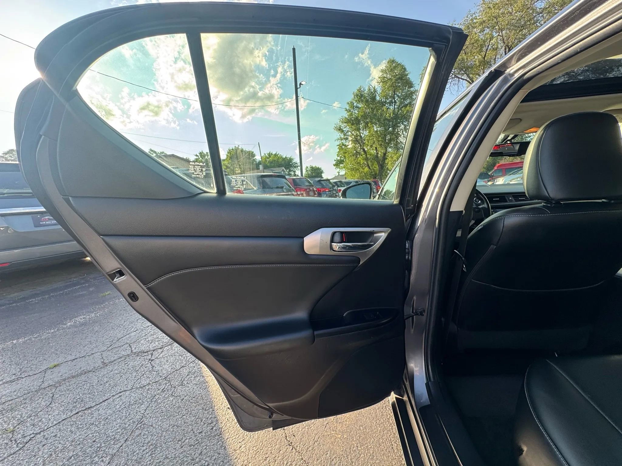 Used 2015 Lexus CT 200h Premium image 14