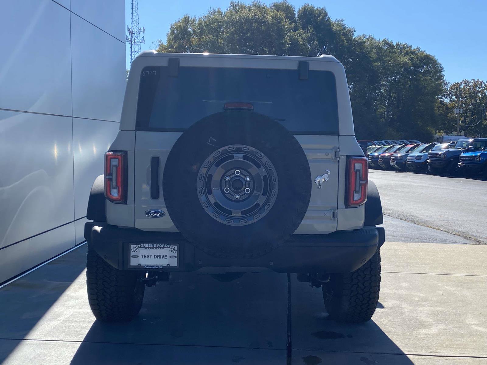 New 2025 Ford Bronco Badlands image 5