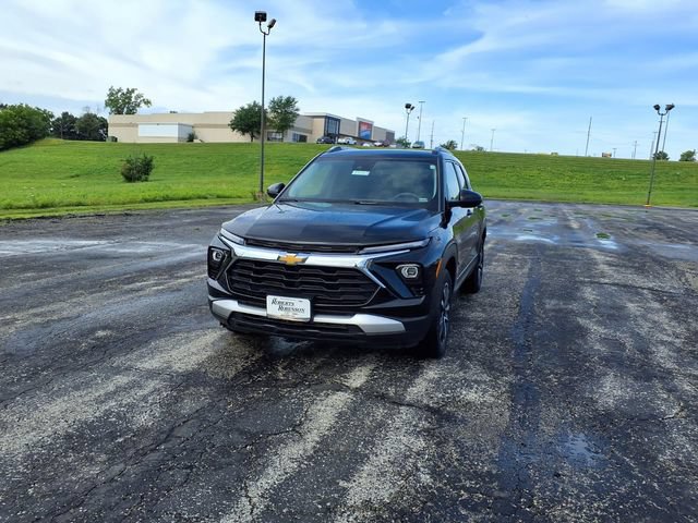 Used 2025 Chevrolet TrailBlazer LT AWD/4WD image 42