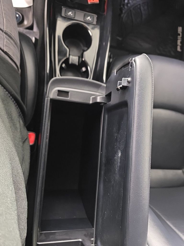 Used 2019 Toyota Prius XLE image 22