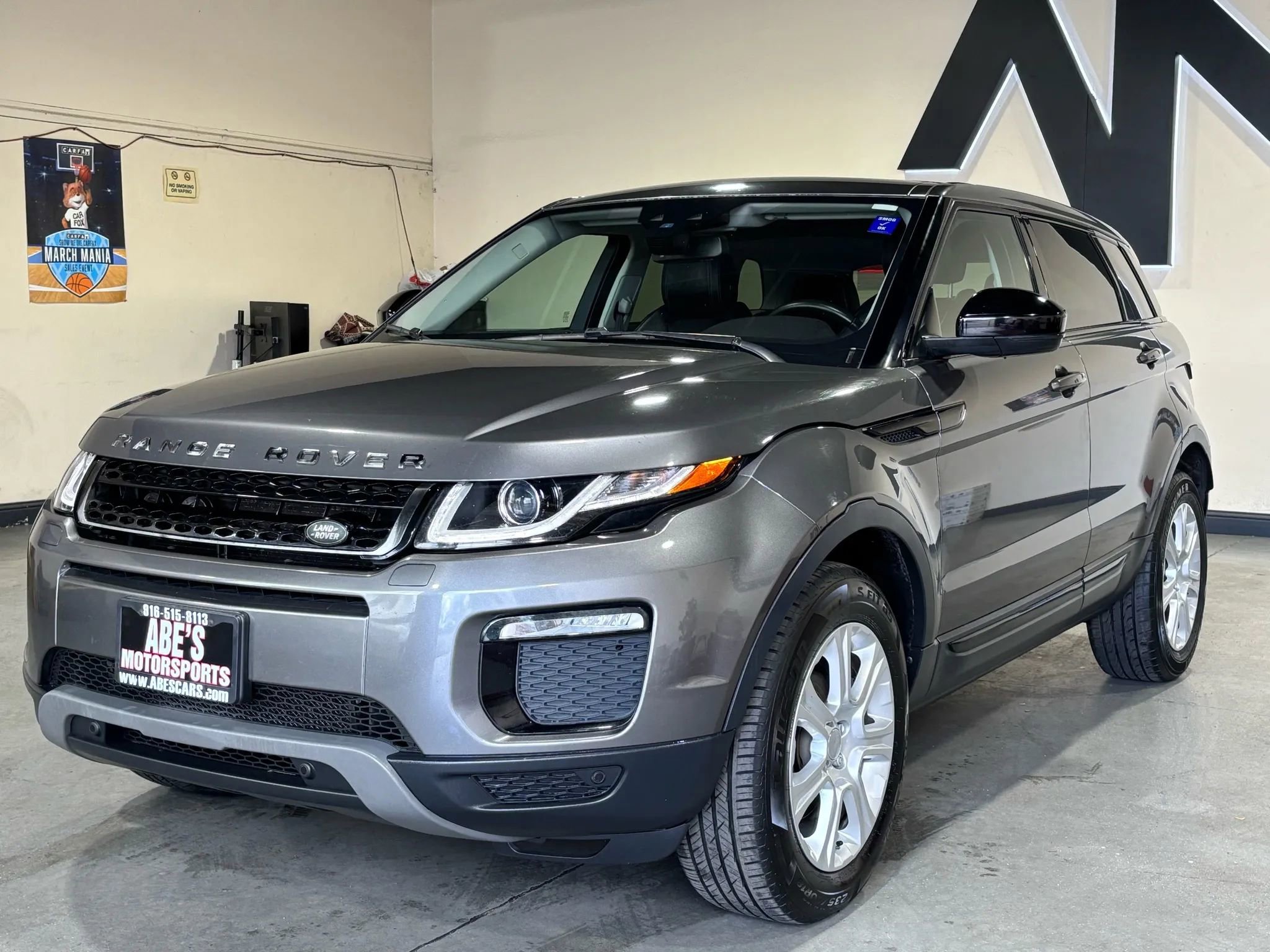 Used 2017 Land Rover Range Rover Evoque SE image 1