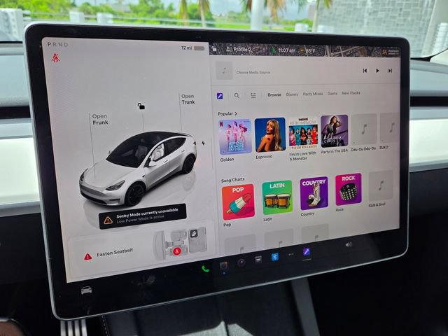 Used 2024 Tesla Model Y Performance AWD/4WD image 37