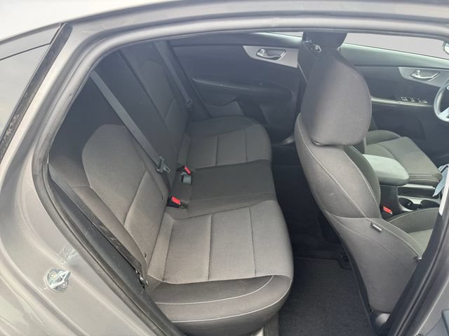 Certified 2022 Kia Forte LXS w/ LXS Technology Package FWD image 18