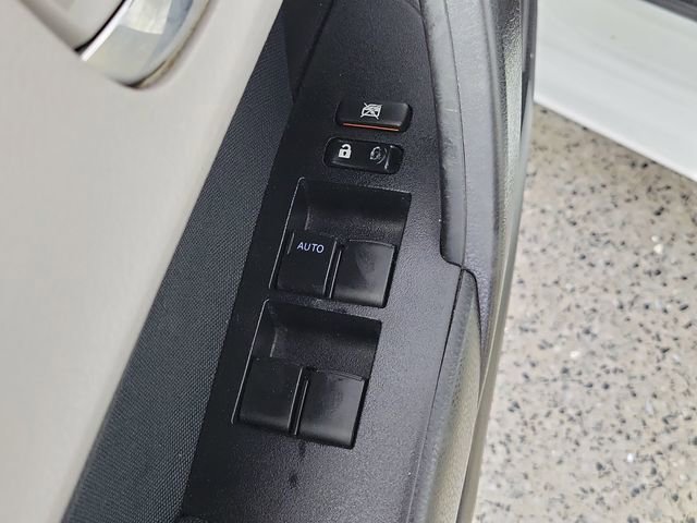 Used 2018 Toyota Corolla LE FWD image 22