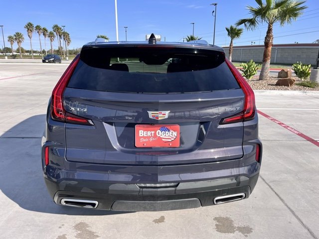 Used 2025 Cadillac XT4 Premium Luxury image 5