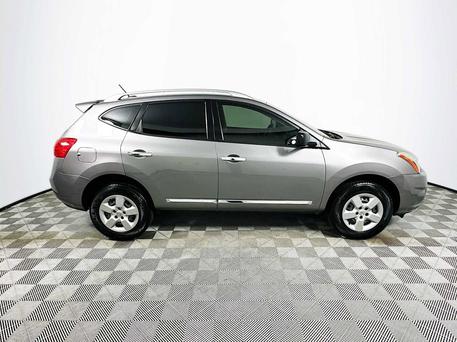 Used 2015 Nissan Rogue S w/ Convenience Package FWD image 8
