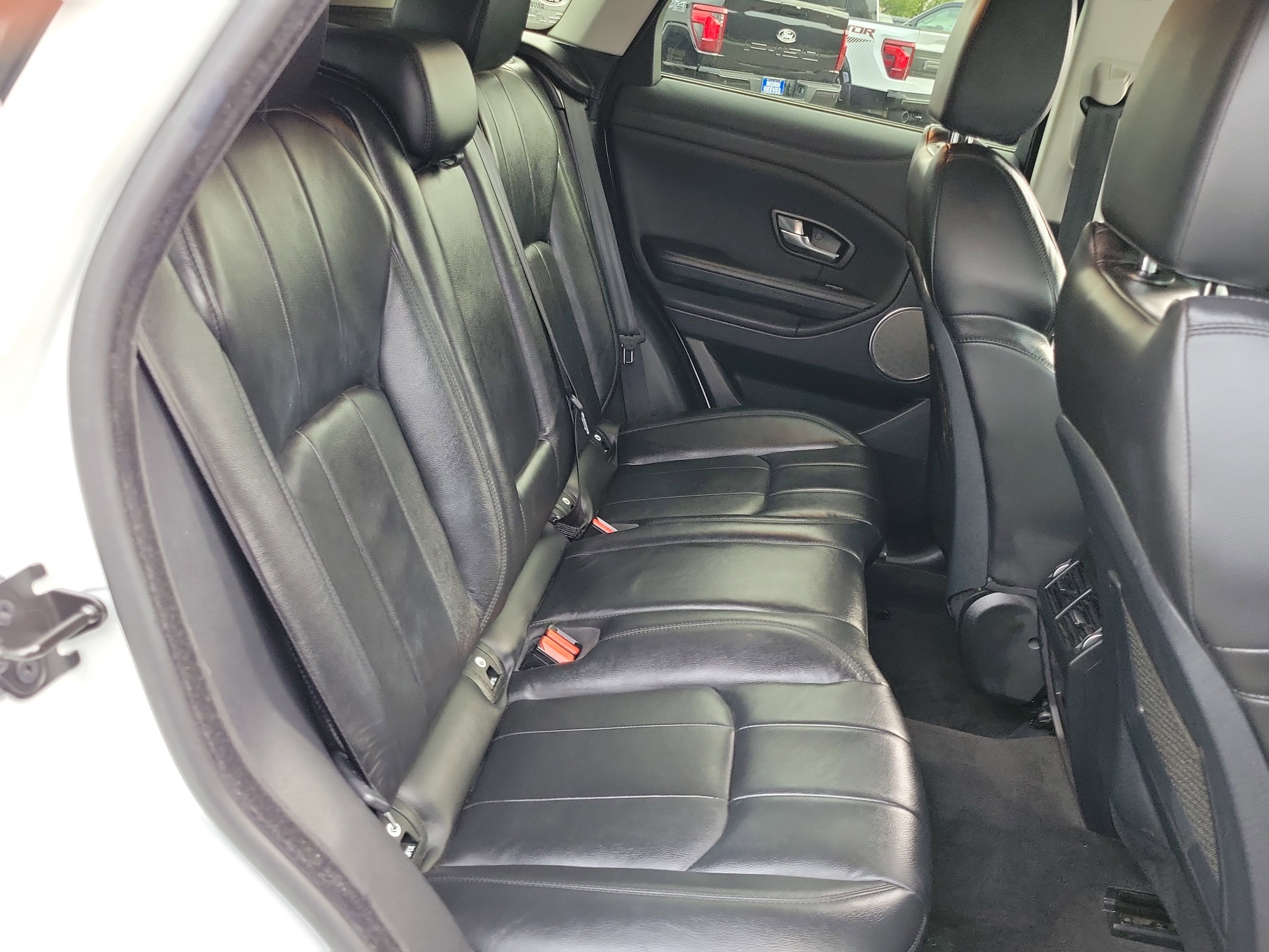 Used 2018 Land Rover Range Rover Evoque image 25